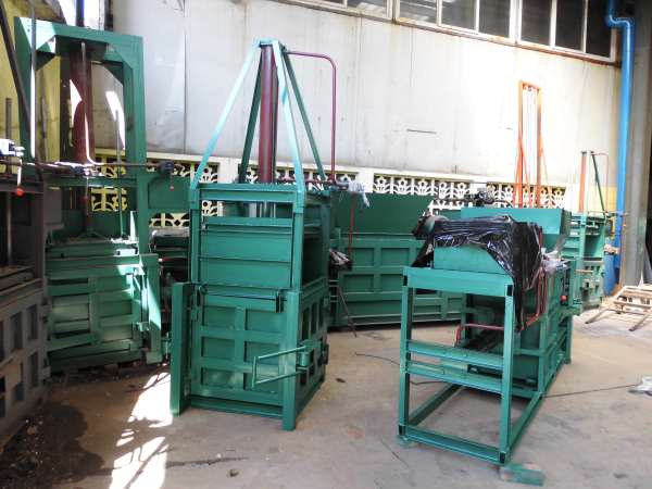 【金屬打包機(jī)尺寸統(tǒng)一整齊棉花打包】- 