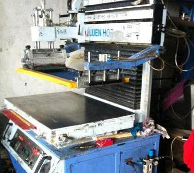 廣東閑置印刷設(shè)備處理 低價(jià)轉(zhuǎn)售兩臺(tái)6090絲印機(jī)